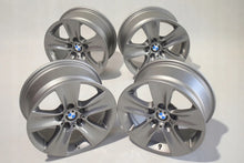 Laden Sie das Bild in den Galerie-Viewer, 4x Alufelge 17 Zoll 8.0" 5x120 30ET Glanz Grau 6790172 BMW 5 F11 F06 F10 F12 FEL4085171239wg