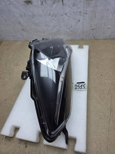 Laden Sie das Bild in den Galerie-Viewer, Frontscheinwerfer Toyota Yaris Links Scheinwerfer Headlight SCH9376959067ta