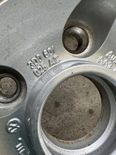 Load image into Gallery viewer, 1x Alufelge 17 Zoll 7.5" 5x112 40ET Glanz Silber 3D0601025AC VW Rim Wheel FEL9095657939gq