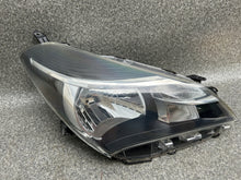 Load image into Gallery viewer, Frontscheinwerfer Toyota Yaris Rechts Scheinwerfer Headlight SCH9958764025to