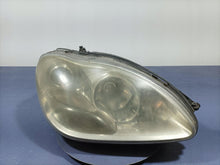 Laden Sie das Bild in den Galerie-Viewer, Frontscheinwerfer Mercedes-Benz W220 A2208202461 Rechts Scheinwerfer Headlight SCH3036496756km