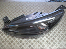 Laden Sie das Bild in den Galerie-Viewer, Frontscheinwerfer Ford Focus IV JX7B13E015-CE LED Ein Stück (Rechts oder Links) SCH5865614445pd