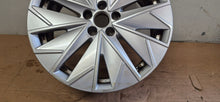 Laden Sie das Bild in den Galerie-Viewer, 1x Alufelge 17 Zoll 6.5" 5x100 40ET Glanz 658601025F Skoda I Rim Wheel FEL8905020053jd