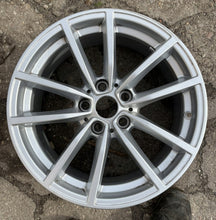Load image into Gallery viewer, 1x Alufelge 17 Zoll 7.5" 5x112 30ET Glanz Silber 6883520 BMW Rim Wheel FEL3706304983rr