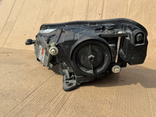 Laden Sie das Bild in den Galerie-Viewer, Frontscheinwerfer Skoda Superb III 3V1941016B Rechts Scheinwerfer Headlight