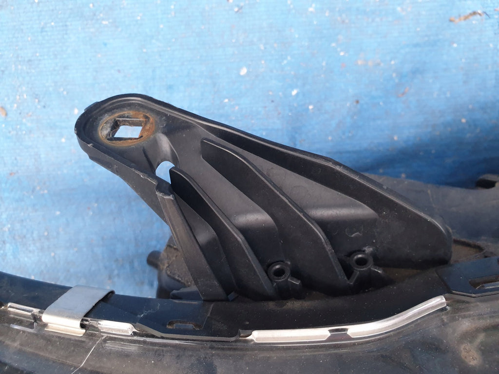 Frontscheinwerfer Mitsubishi Outlander III 4BX19 8301D3-32 LED Rechts Headlight