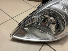 Laden Sie das Bild in den Galerie-Viewer, Frontscheinwerfer Hyundai Matrix 92101-10010 Links Scheinwerfer Headlight