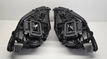 Laden Sie das Bild in den Galerie-Viewer, Frontscheinwerfer Mercedes-Benz Eqb X243 A2439068900 LED Rechts oder Links