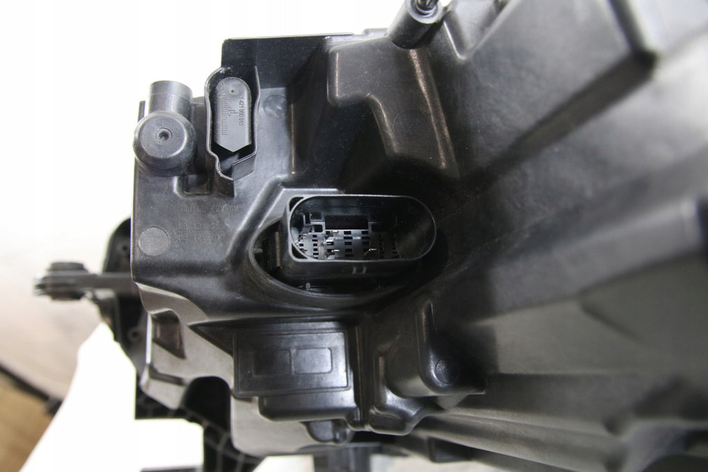 Frontscheinwerfer Skoda Octavia IV 5E4941016A LED Rechts Scheinwerfer Headlight SCH4633986649dt