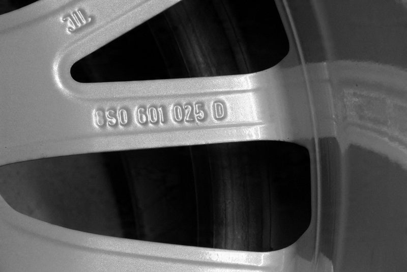 1x Alufelge 18 Zoll 8.5" 5x112 50ET Glanz Silber 8S0601025 Audi Rim Wheel