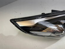 Laden Sie das Bild in den Galerie-Viewer, Frontscheinwerfer Kia Carens I Xenon Rechts Scheinwerfer Headlight SCH2973564712zq