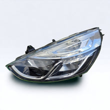 Laden Sie das Bild in den Galerie-Viewer, Frontscheinwerfer Renault Clio 260608367R Links Scheinwerfer Headlight