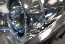 Laden Sie das Bild in den Galerie-Viewer, Frontscheinwerfer Opel Vectra C 13170933 Xenon Links Scheinwerfer Headlight SCH1638946716jv