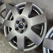 Laden Sie das Bild in den Galerie-Viewer, 4x Alufelge 17 Zoll 7.0" 5x112 45ET 3B0071492 Audi A4 B6 B7 Passat Beetle Sharan FEL1142361066om