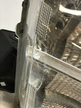 Laden Sie das Bild in den Galerie-Viewer, Frontscheinwerfer Toyota Hilux VIII Links Scheinwerfer Headlight SCH6728565980ms