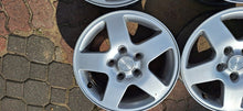 Laden Sie das Bild in den Galerie-Viewer, 4x Alufelge 15 Zoll 6.5" 5x114.3 50ET Silber KBA45967 Hyundai I Rim Wheel FEL7309111112uk