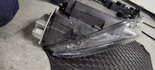 Load image into Gallery viewer, Frontscheinwerfer Seat Ateca 576941007B LED Links Scheinwerfer Headlight