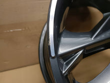 Load image into Gallery viewer, 1x Alufelge 17 Zoll 7.0&quot; 5x114.3 53ET Glanz Graphit 52910-64700 Hyundai Mg