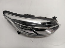Laden Sie das Bild in den Galerie-Viewer, Frontscheinwerfer Renault Captur I 260107244R Full LED FALSE Headlight SCH4813124312uq