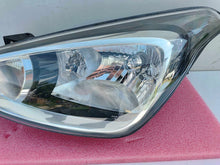 Laden Sie das Bild in den Galerie-Viewer, Frontscheinwerfer Hyundai I10 92101-B9300 Links Scheinwerfer Headlight