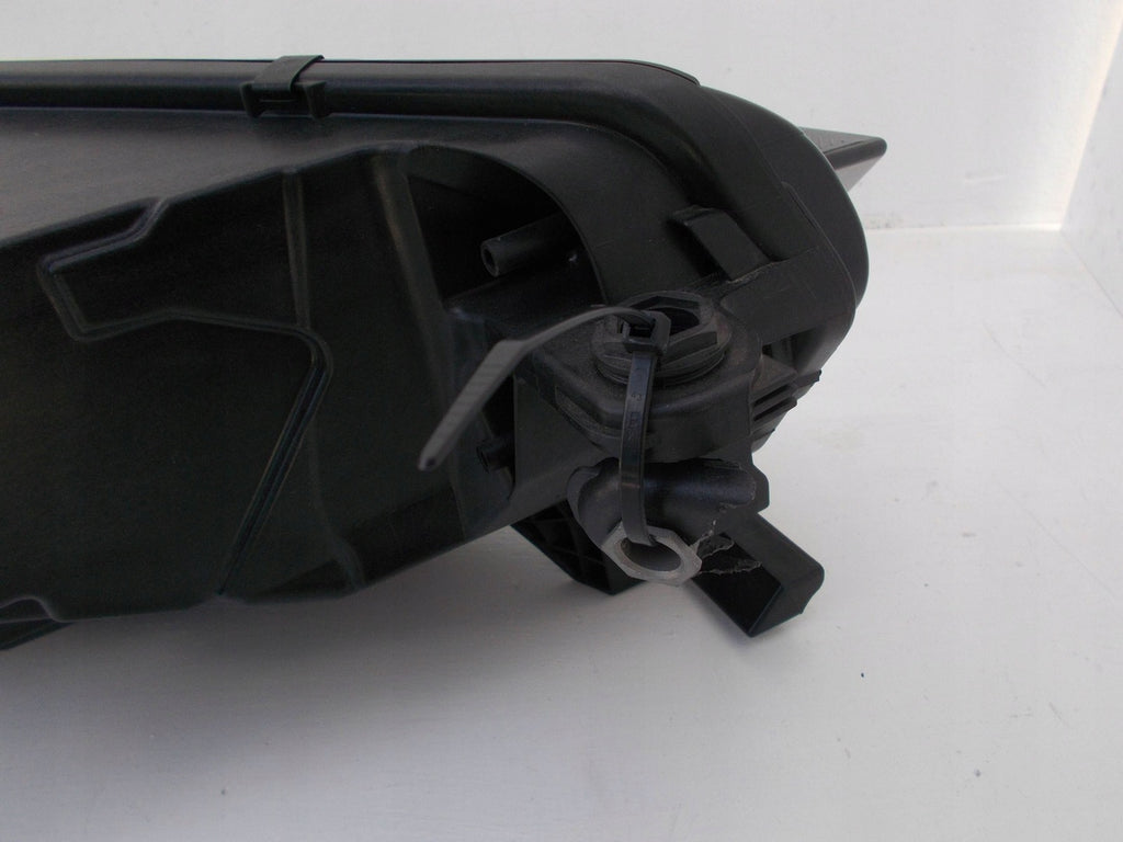 Frontscheinwerfer Skoda Octavia 03011182330 5E4941015A Links Headlight SCH6728111244sk