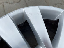 Laden Sie das Bild in den Galerie-Viewer, 1x Alufelge 17 Zoll 7.0&quot; 5x112 54ET 5K0601025Q VW Rim Wheel