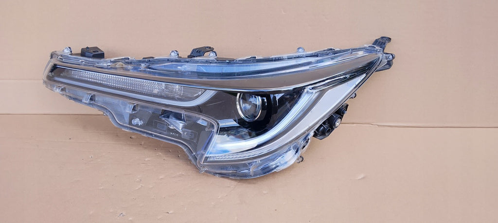 Frontscheinwerfer Toyota Corolla 81150-02S70 L463838 LED Rechts oder Links