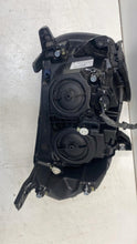 Load image into Gallery viewer, Frontscheinwerfer Mercedes-Benz X-Class A4709060700 Ein Satz Headlight SCH5858030999cl