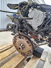 Laden Sie das Bild in den Galerie-Viewer, Motor Audi A4 B8 CJC 2.0 TDI Diesel Engine Unkomplett