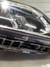 Load image into Gallery viewer, Frontscheinwerfer Kia Sorento I 2P924 Rechts Scheinwerfer Headlight SCH6269009136tb
