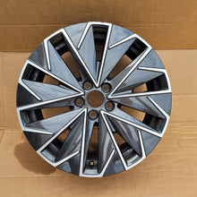 Load image into Gallery viewer, 1x Alufelge 17 Zoll 6.5" 5x112 658601025F Skoda Scala Rim Wheel FEL3930797375ul
