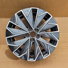 Laden Sie das Bild in den Galerie-Viewer, 1x Alufelge 17 Zoll 6.5" 5x112 658601025F Skoda Scala Rim Wheel FEL3930797375ul