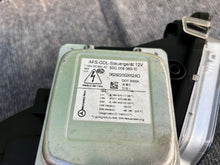 Laden Sie das Bild in den Galerie-Viewer, Frontscheinwerfer Mercedes-Benz W164 A1648207361 Links Scheinwerfer Headlight SCH5333389270rv