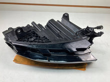 Laden Sie das Bild in den Galerie-Viewer, Frontscheinwerfer Skoda Enyaq 5LB941015 LED Links Scheinwerfer Headlight