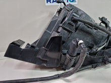 Laden Sie das Bild in den Galerie-Viewer, Frontscheinwerfer BMW 3 E91 E90 631169427389 Rechts Scheinwerfer Headlight SCH5038227806kt