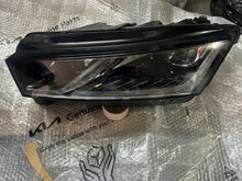 Laden Sie das Bild in den Galerie-Viewer, Frontscheinwerfer Skoda Octavia IV 5E4941015A LED Links Scheinwerfer Headlight SCH4533013460lm