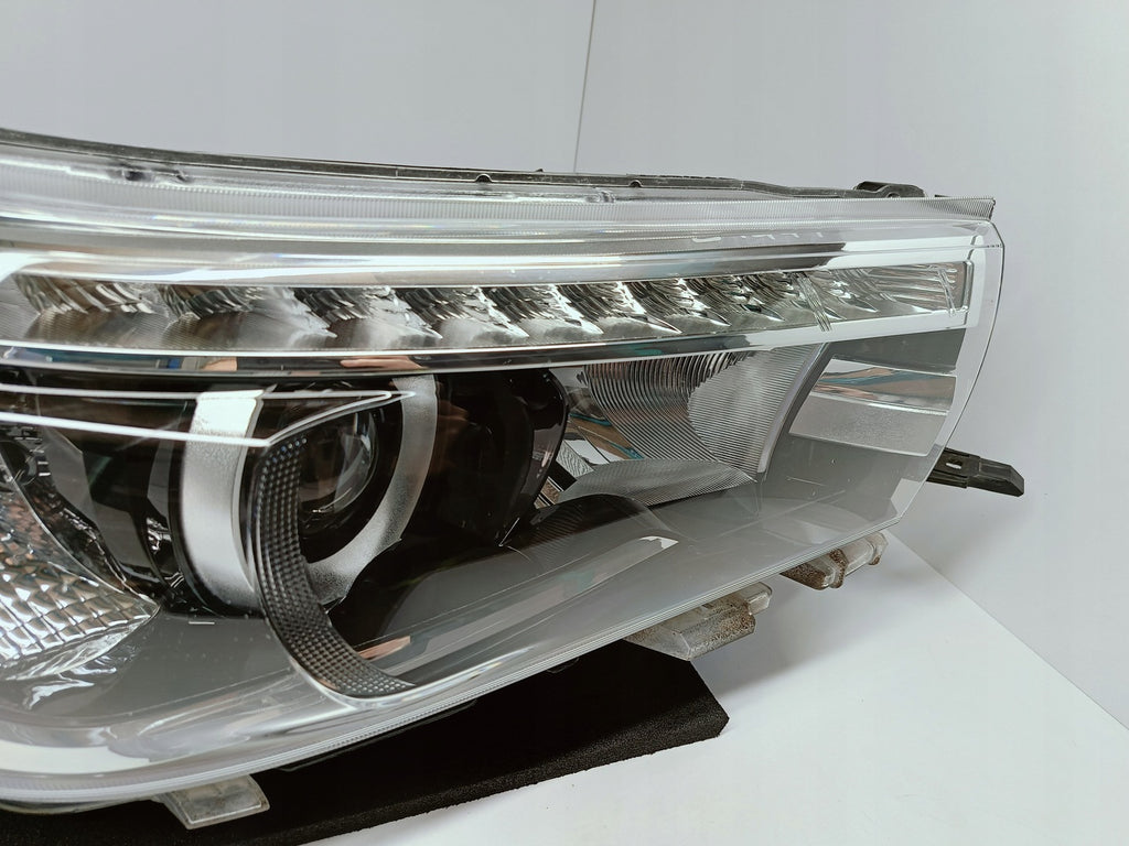 Frontscheinwerfer Toyota Hilux VIII LED Rechts Scheinwerfer Headlight SCH6842835709eg