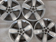 Laden Sie das Bild in den Galerie-Viewer, 4x Alufelge 17 Zoll 6.5" 5x112 38ET Glanz Silber 5NA071497 VW Passat Tiguan FEL3746175827dc