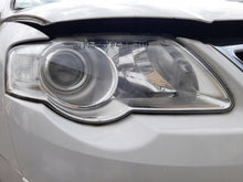 Laden Sie das Bild in den Galerie-Viewer, Frontscheinwerfer VW Passat Rechts Scheinwerfer Headlight