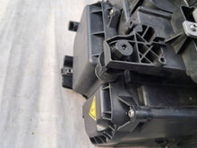 Load image into Gallery viewer, Frontscheinwerfer VW Sportsvan 517941032B Xenon Rechts Scheinwerfer Headlight SCH2948810415mw