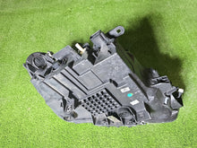 Laden Sie das Bild in den Galerie-Viewer, Frontscheinwerfer BMW X1 F48 90146779 7495003-06 LED Rechts oder Links SCH8515154173gl