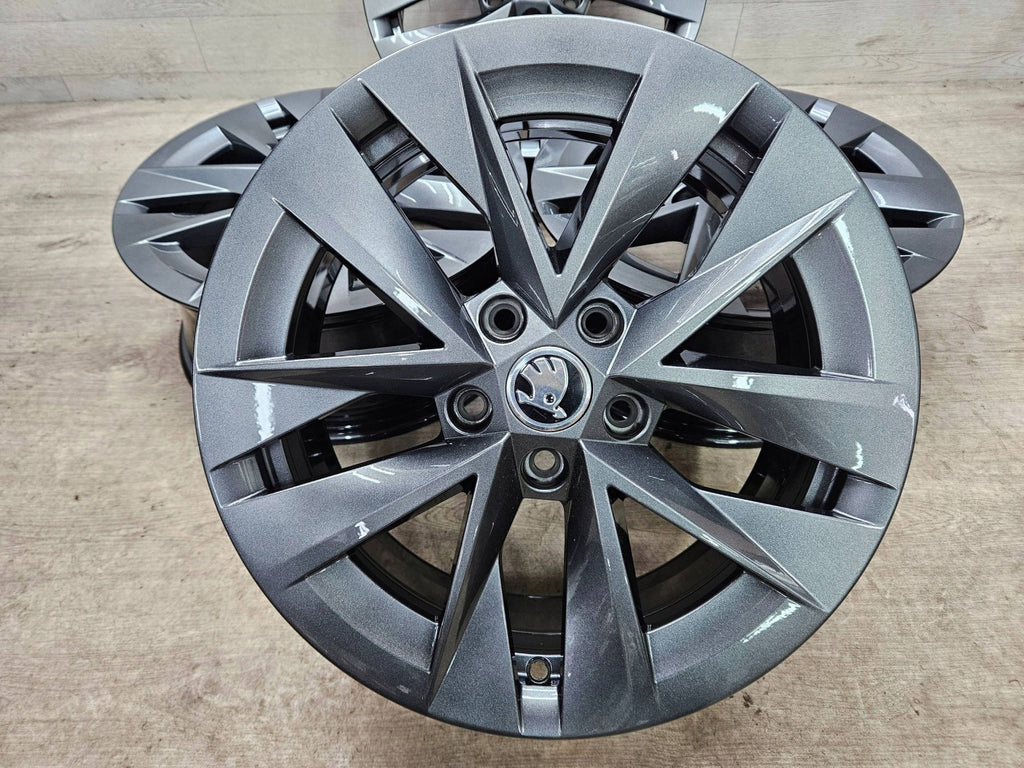 4x Alufelge 17 Zoll 7.0" 5x112 46ET Glanz Silber 5E3601025E Mg Octavia I FEL8888002154uo