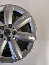 Laden Sie das Bild in den Galerie-Viewer, 1x Alufelge 17 Zoll 6.5&quot; 5x112 39ET Glanz Silber 6856041 Mini Countryman F60