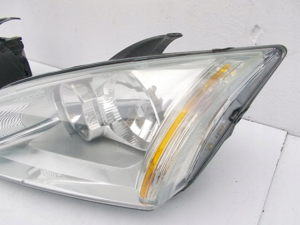 Frontscheinwerfer Ford Focus 4M51-13101-JD 4M51-13W029-JC LED Rechts oder Links