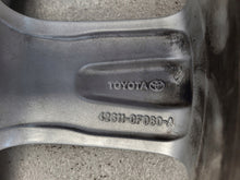 Laden Sie das Bild in den Galerie-Viewer, 1x Alufelge 17 Zoll 7.0&quot; 5x114.3 45ET 42611-1174 Toyota Avensis Rim Wheel