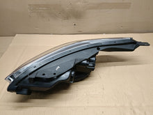 Load image into Gallery viewer, Frontscheinwerfer Kia Ceed 92102J7051 LED Rechts Scheinwerfer Headlight