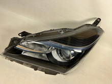 Load image into Gallery viewer, Frontscheinwerfer Toyota Yaris Links Scheinwerfer Headlight