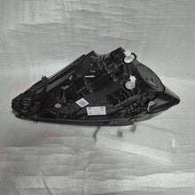 Laden Sie das Bild in den Galerie-Viewer, Frontscheinwerfer Mercedes-Benz W177 A1779065704 Full LED Rechts oder Links SCH5423058561td