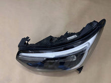 Load image into Gallery viewer, Frontscheinwerfer Renault Master 260607867R Links Scheinwerfer Headlight SCH9000069855me