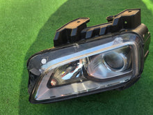 Laden Sie das Bild in den Galerie-Viewer, Frontscheinwerfer Hyundai Kona 92101J9050 Links Scheinwerfer Headlight SCH3224884446es